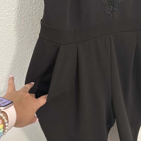 Express- black cropped lace-up lace romper- Size large - Picture 6 of 10